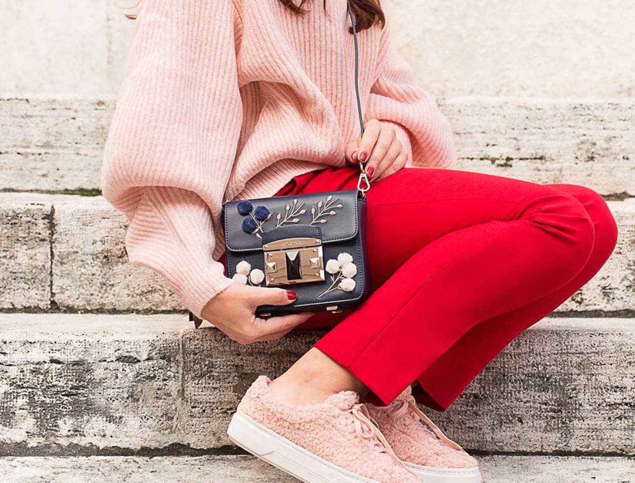 KAIP TINKAMAI PRIŽIŪRĖTI SAVO RANKINES? I BAGS & MORE